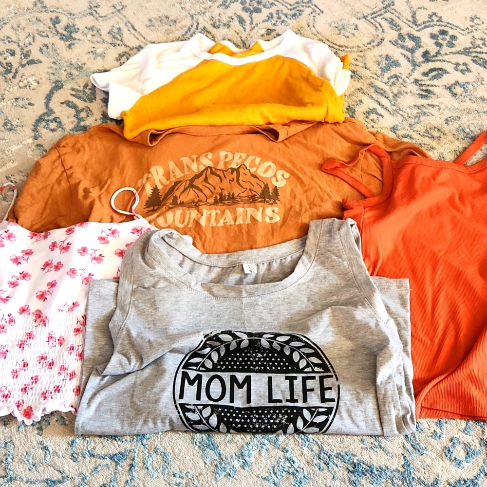 Bundle of 5 tops